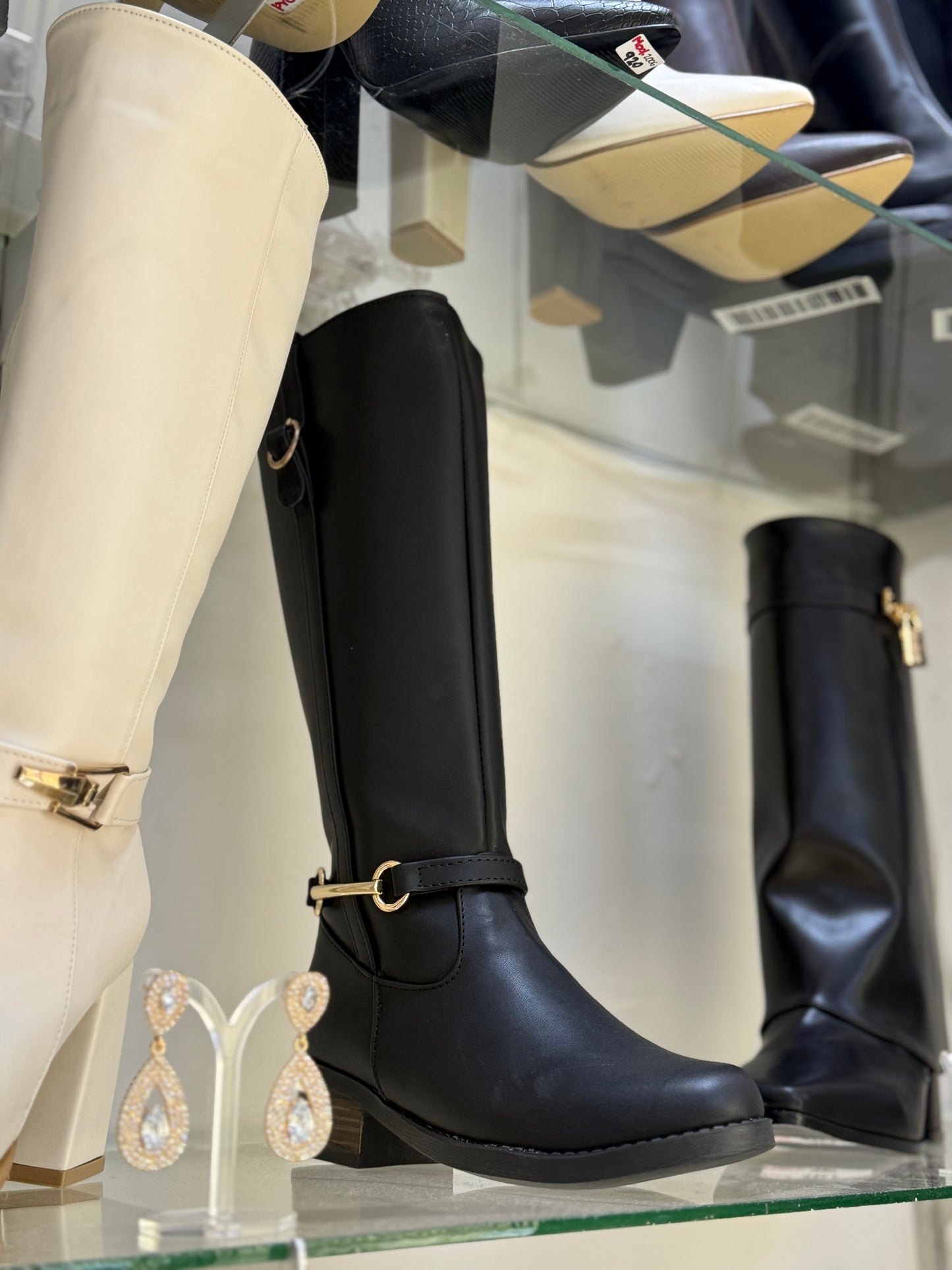 Mod. 555 Bota de piso hebilla dorada