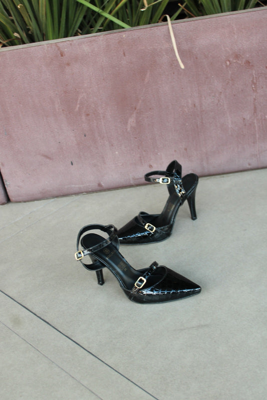 0749 Stiletto hebilla lateral con pulsera