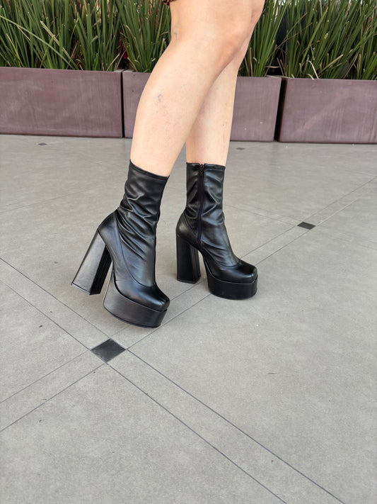 Mod. 225 Botin de plataforma charol