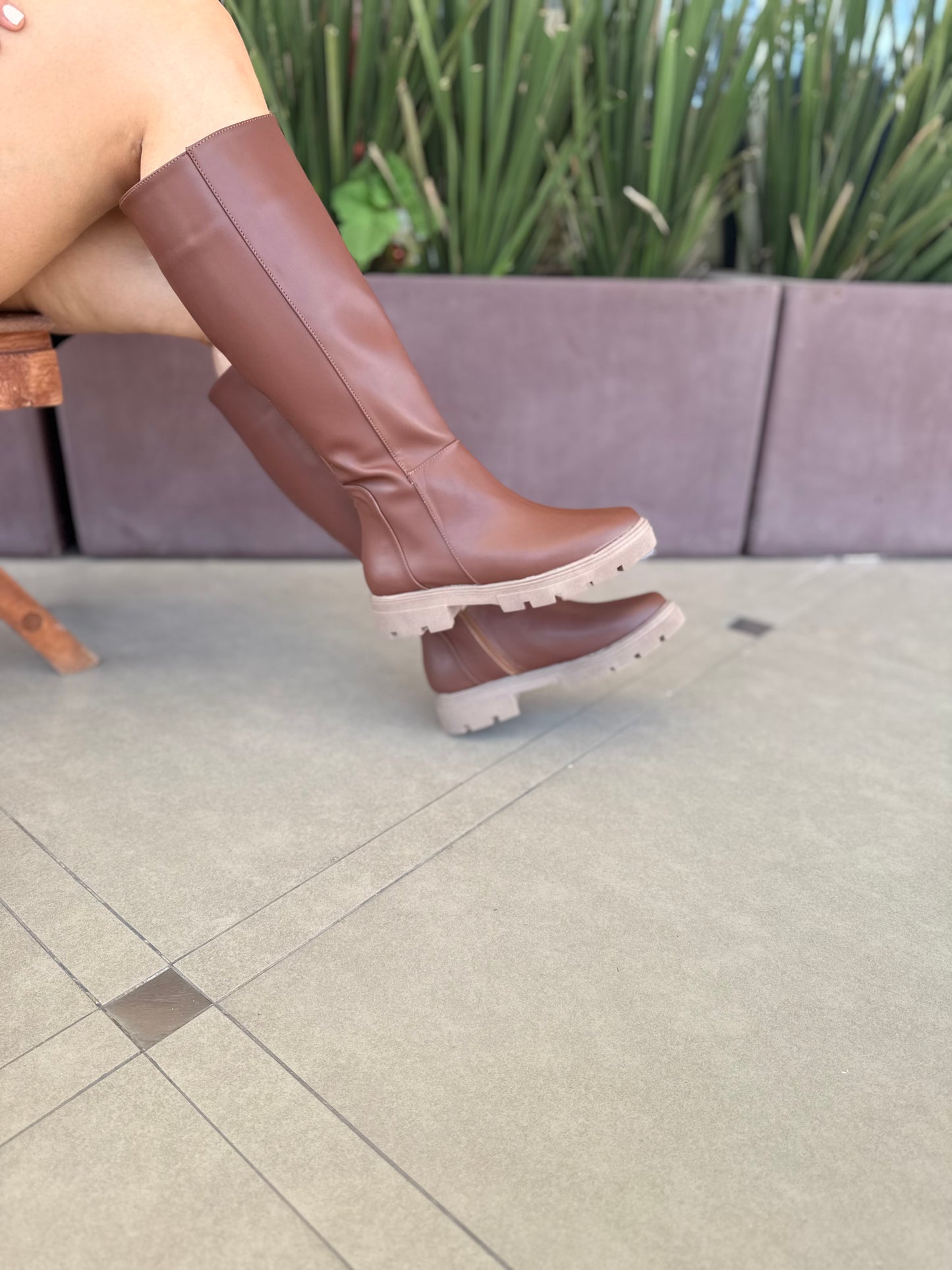 Mod. 3884 Bota de piso larga