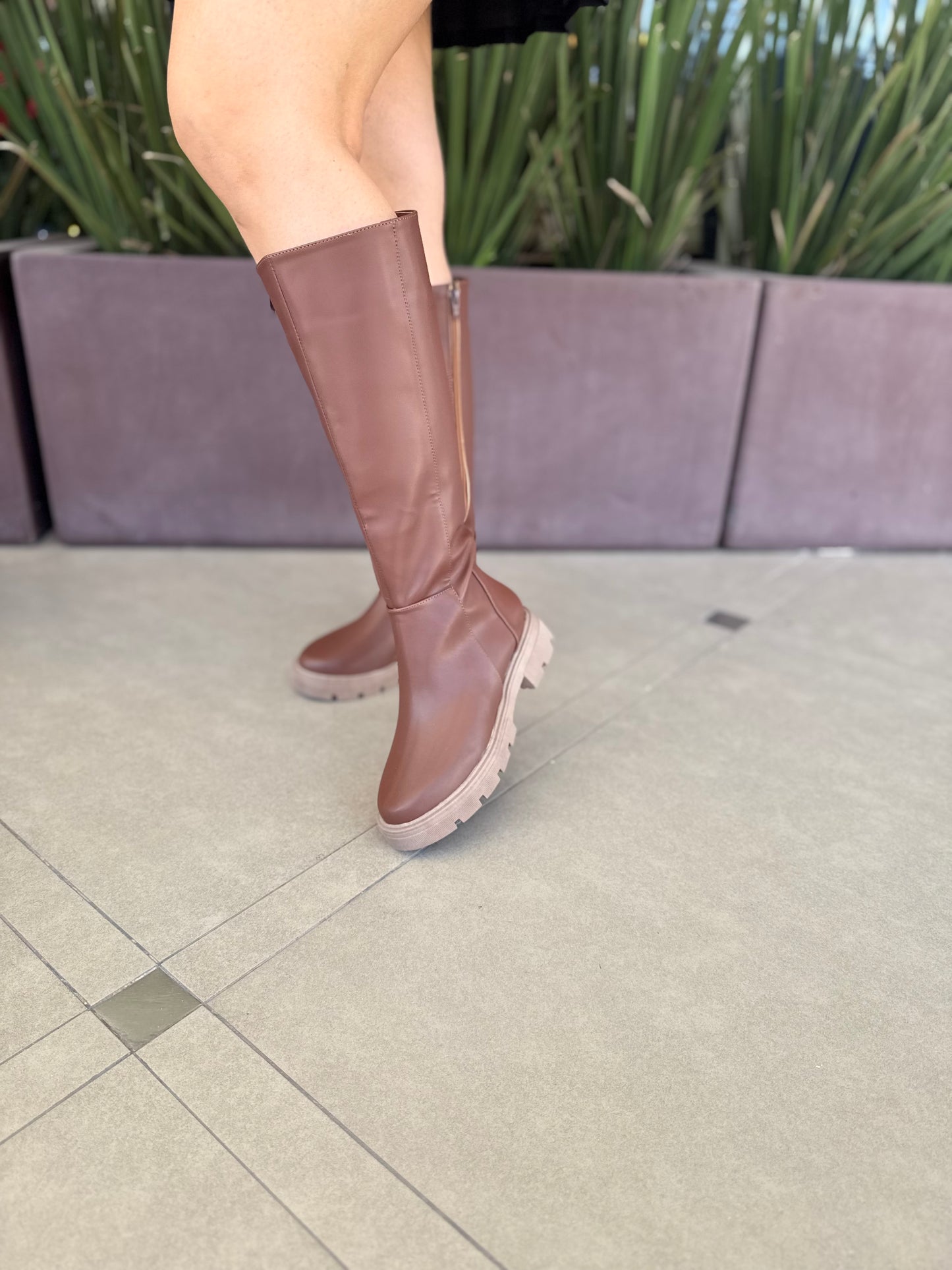 Mod. 3884 Bota de piso larga