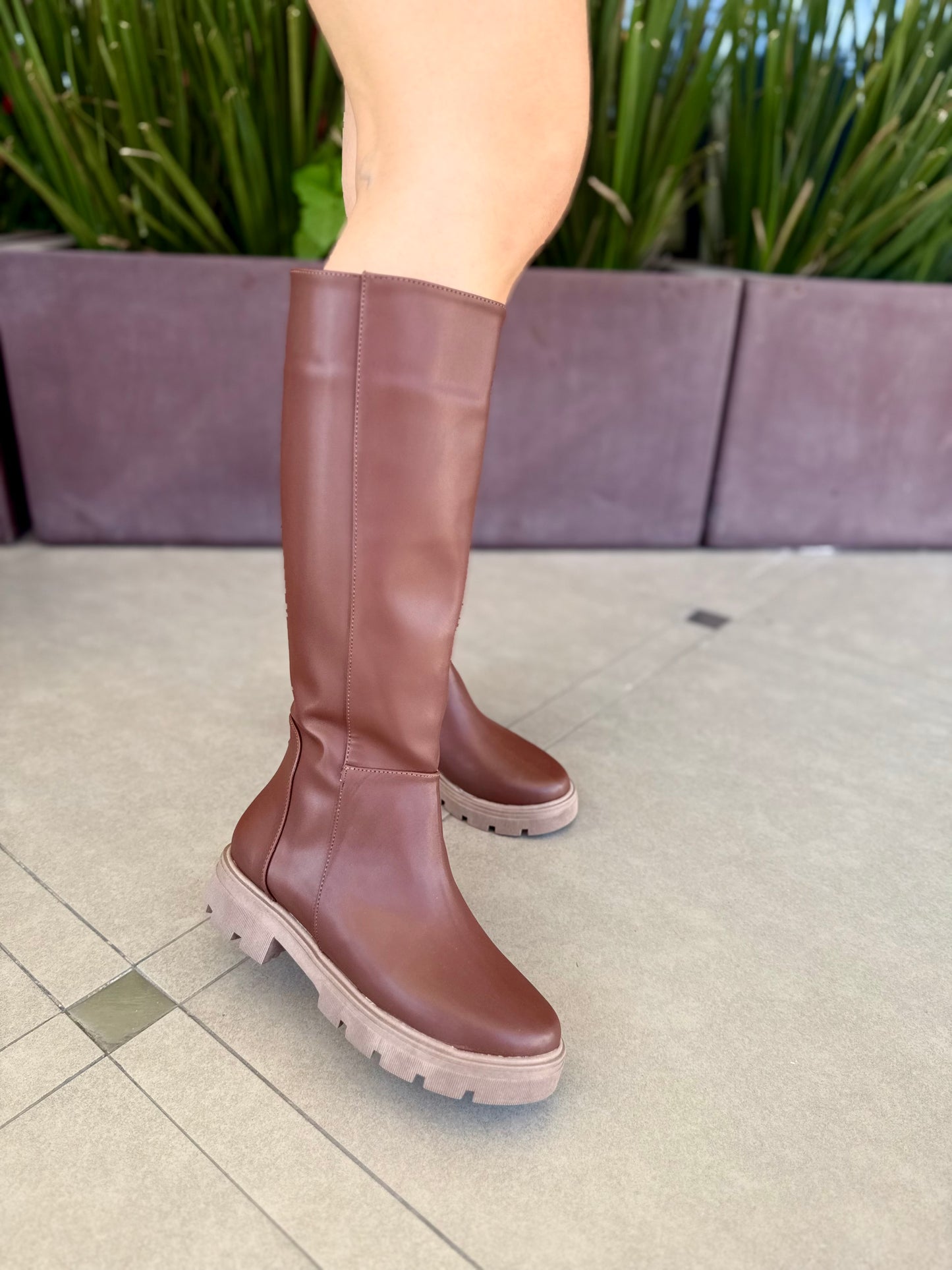 Mod. 3884 Bota de piso larga