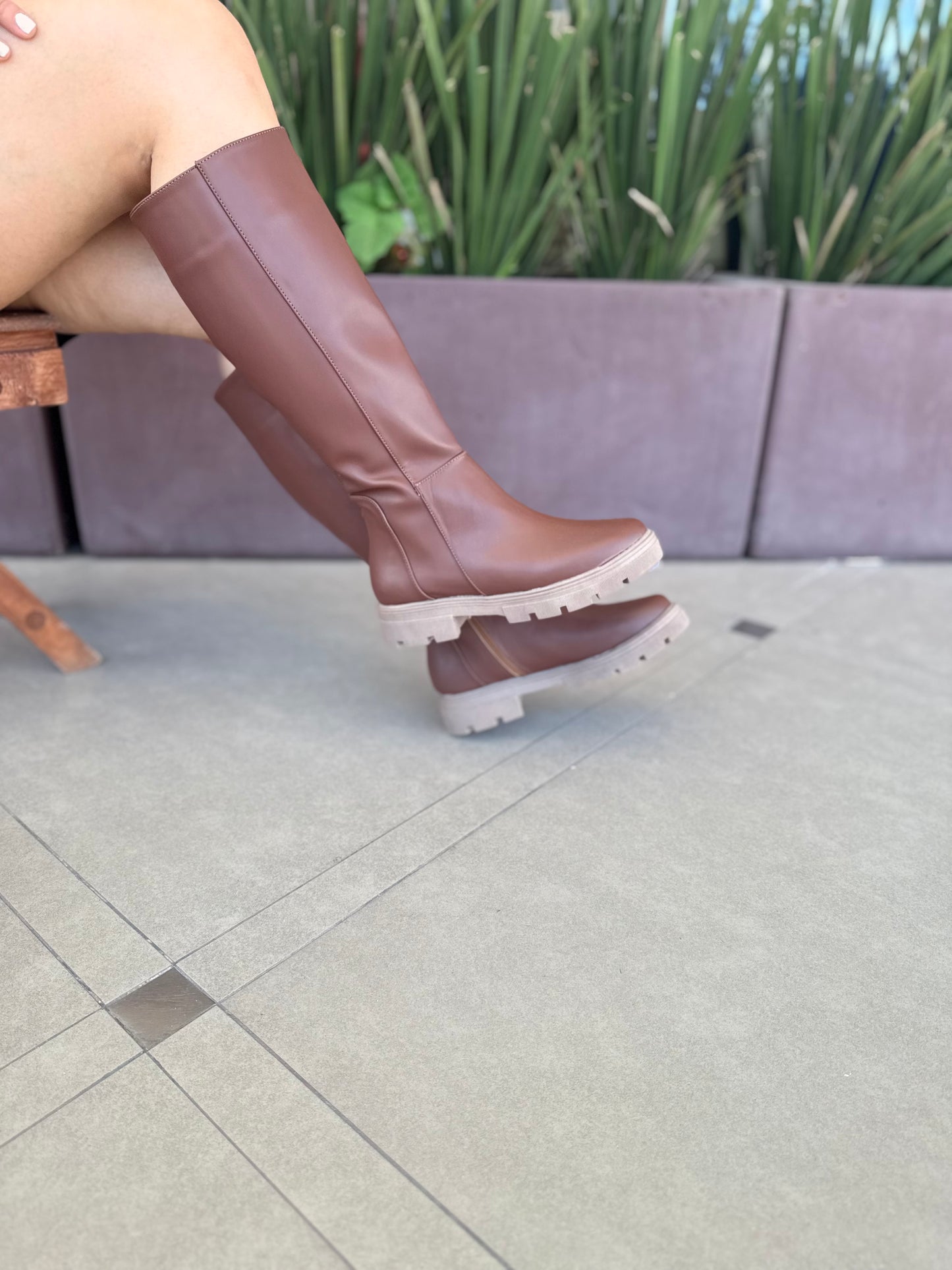 Mod. 3884 Bota de piso larga