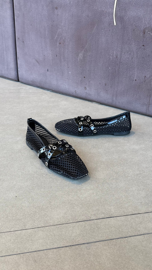 Zapatito de Red con Correas Cruzadas y Ojillos - Black Mesh