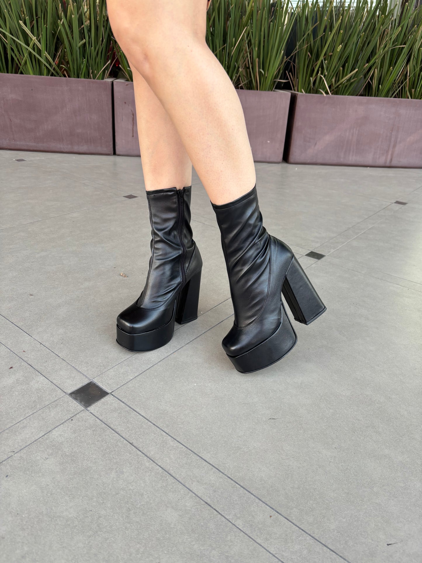 Mod. 225 Botin de plataforma charol
