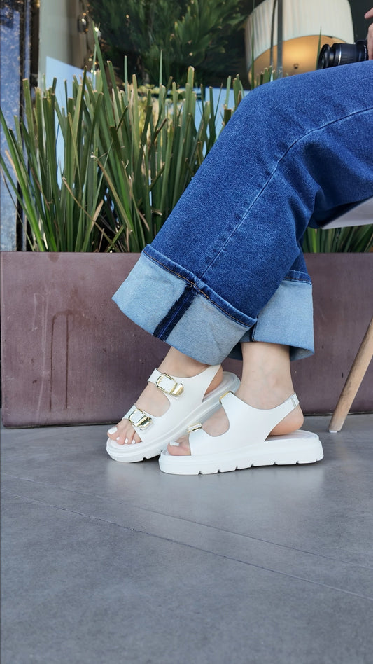 2026 Huarache de hebillas doradas