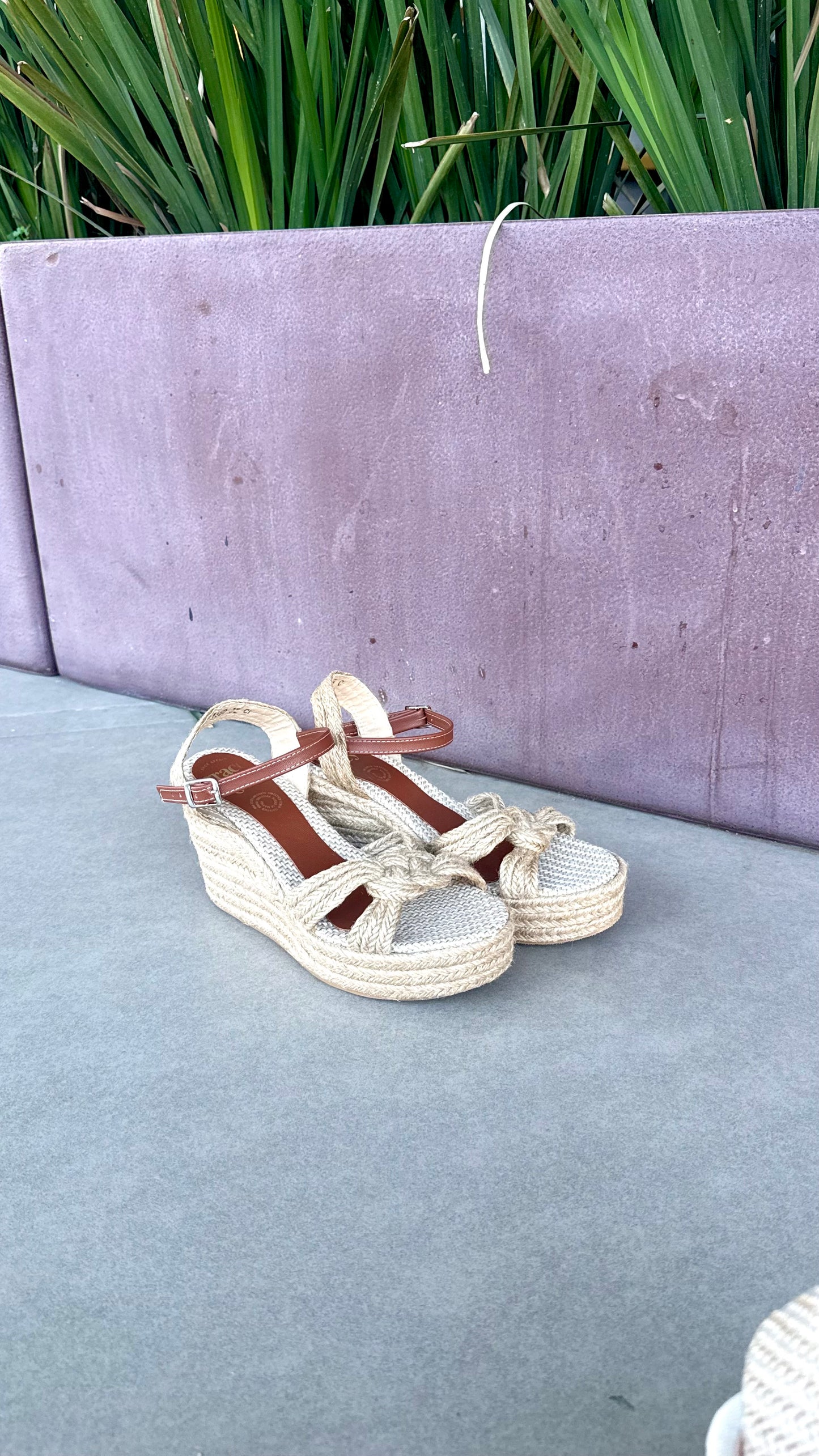 1860 Alpargata entrecruzada pulsera delgada