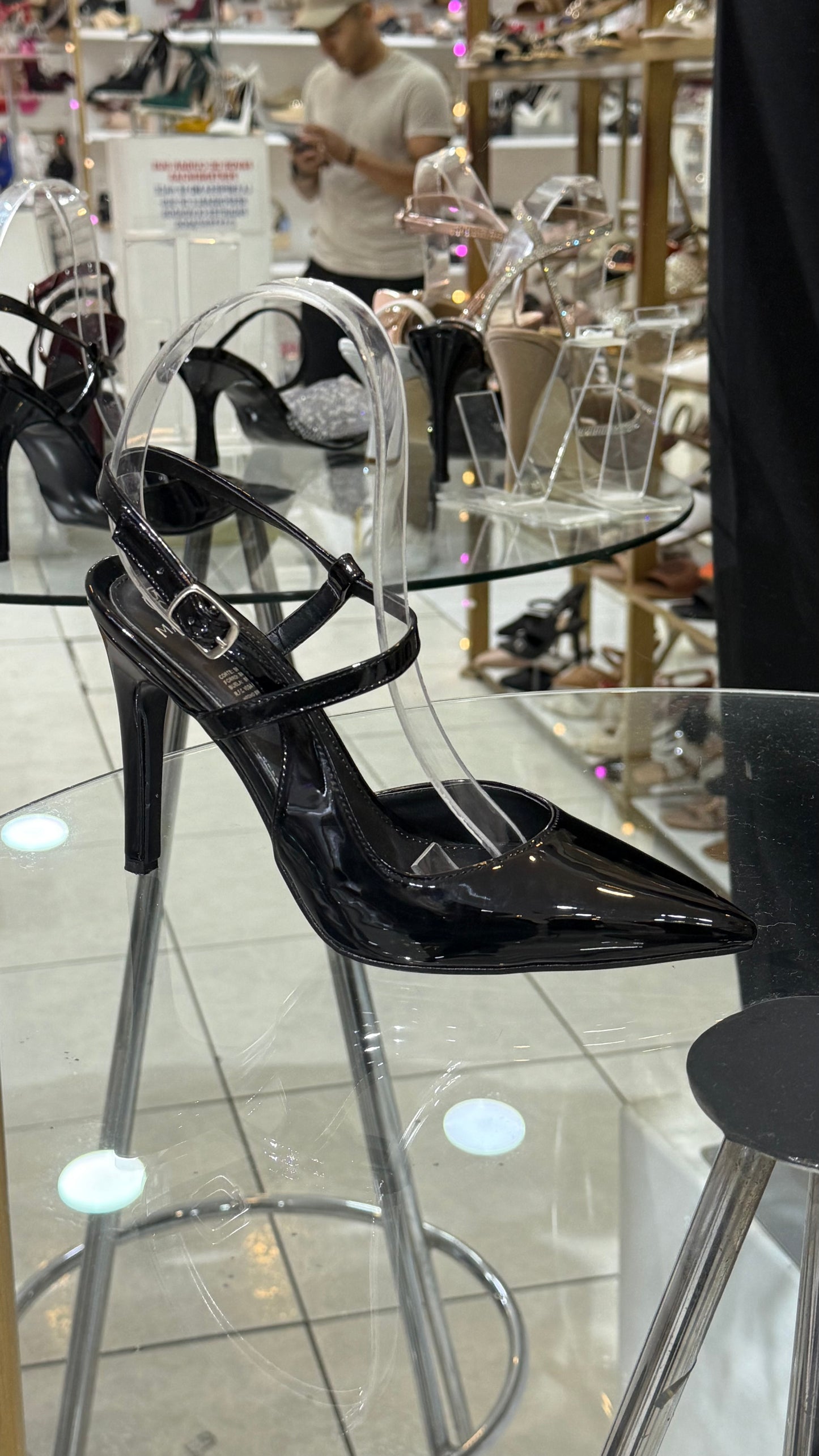 Mod. 2018 stiletto con pulsera