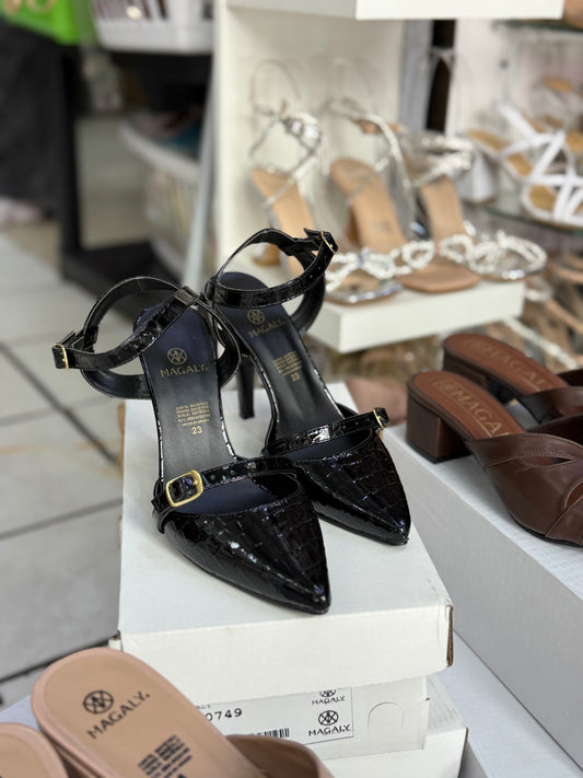 0749 Stiletto hebilla lateral con pulsera