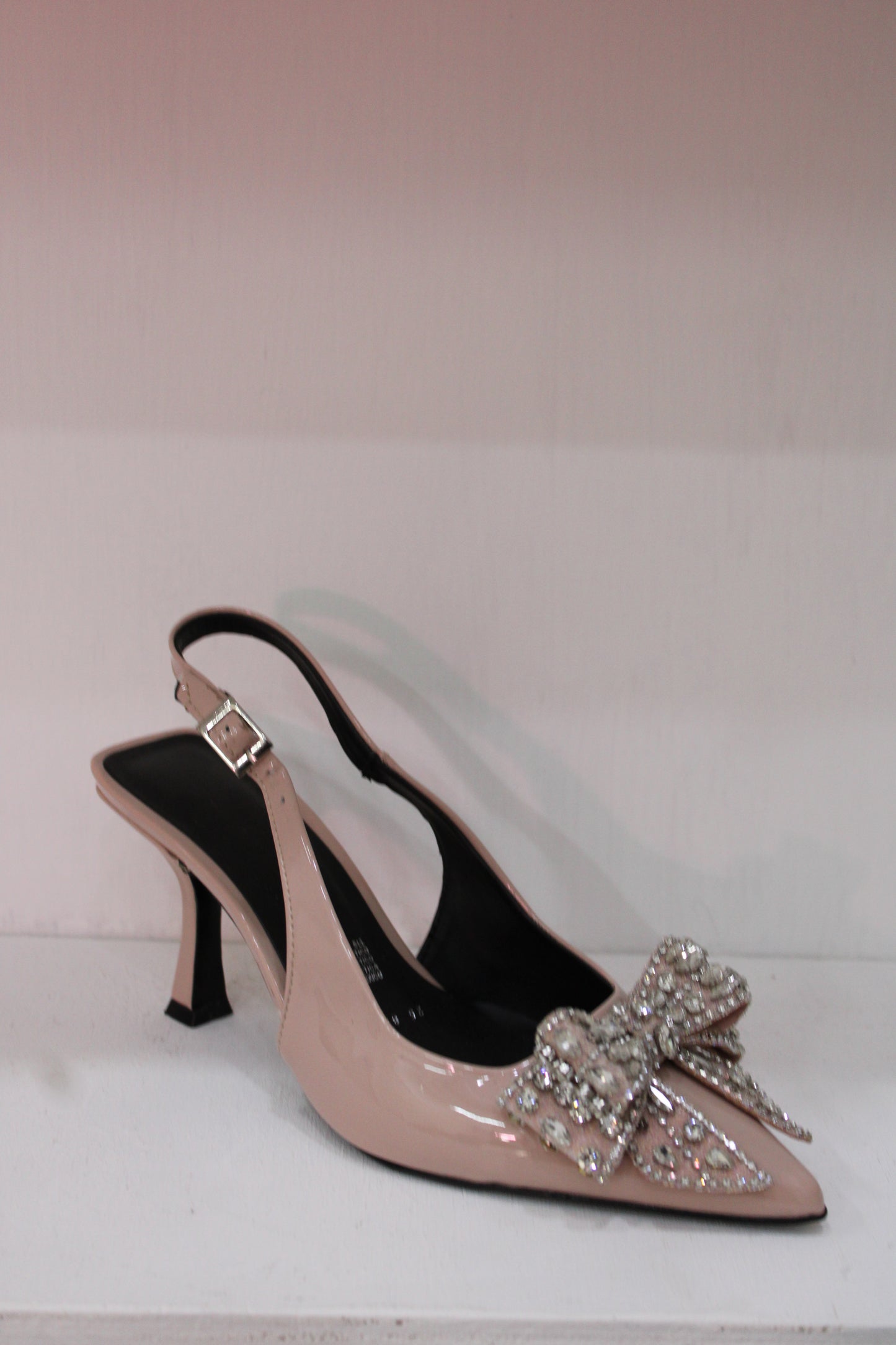 Km 85. Princesa cerrada con moño al frente