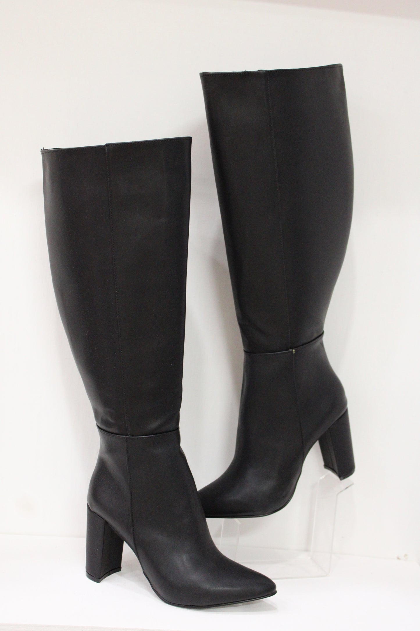 Mod. 773 Bota básica larga